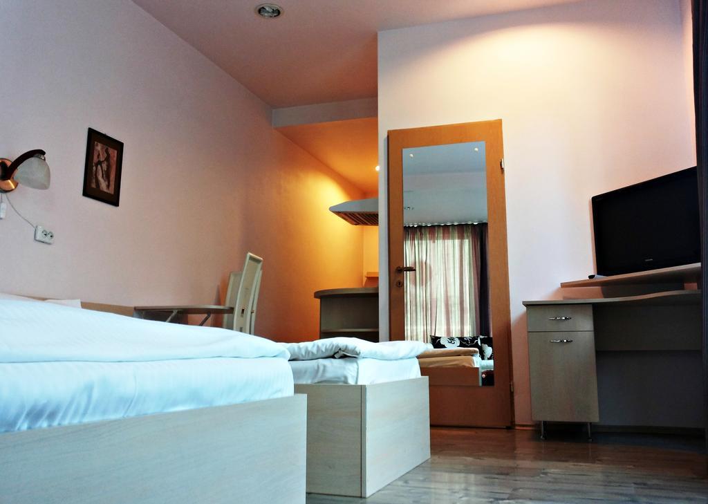Lucas 10 Apartments Cluj-Napoca Zimmer foto